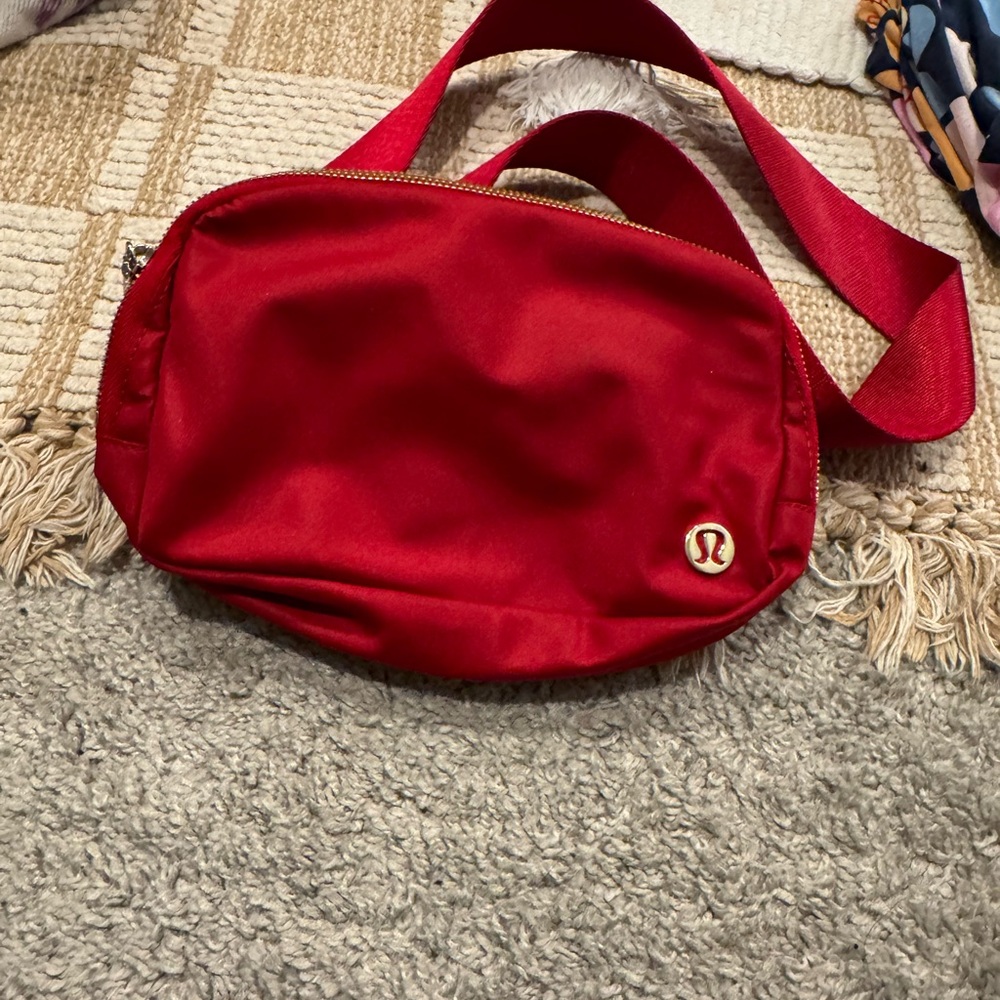 Lululemon belt bag